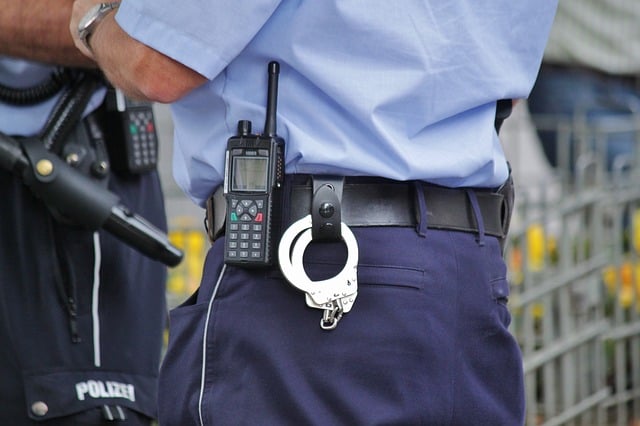 In Muttis Auto vor der Polizei geflüchtet In Muttis Auto vor der Polizei geflüchtet