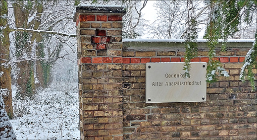 Feier auf dem Friedhof Feier auf dem Friedhof